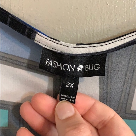 Fashion bug 2x geometric print drape neck blouse - Picture 5 of 6